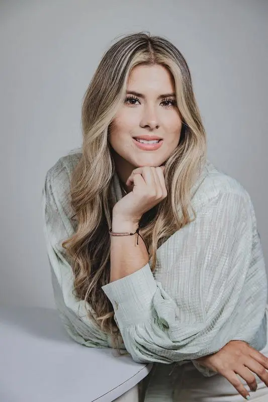 Gráfico de gestión de proyectos de construcción con cronograma y recursos.