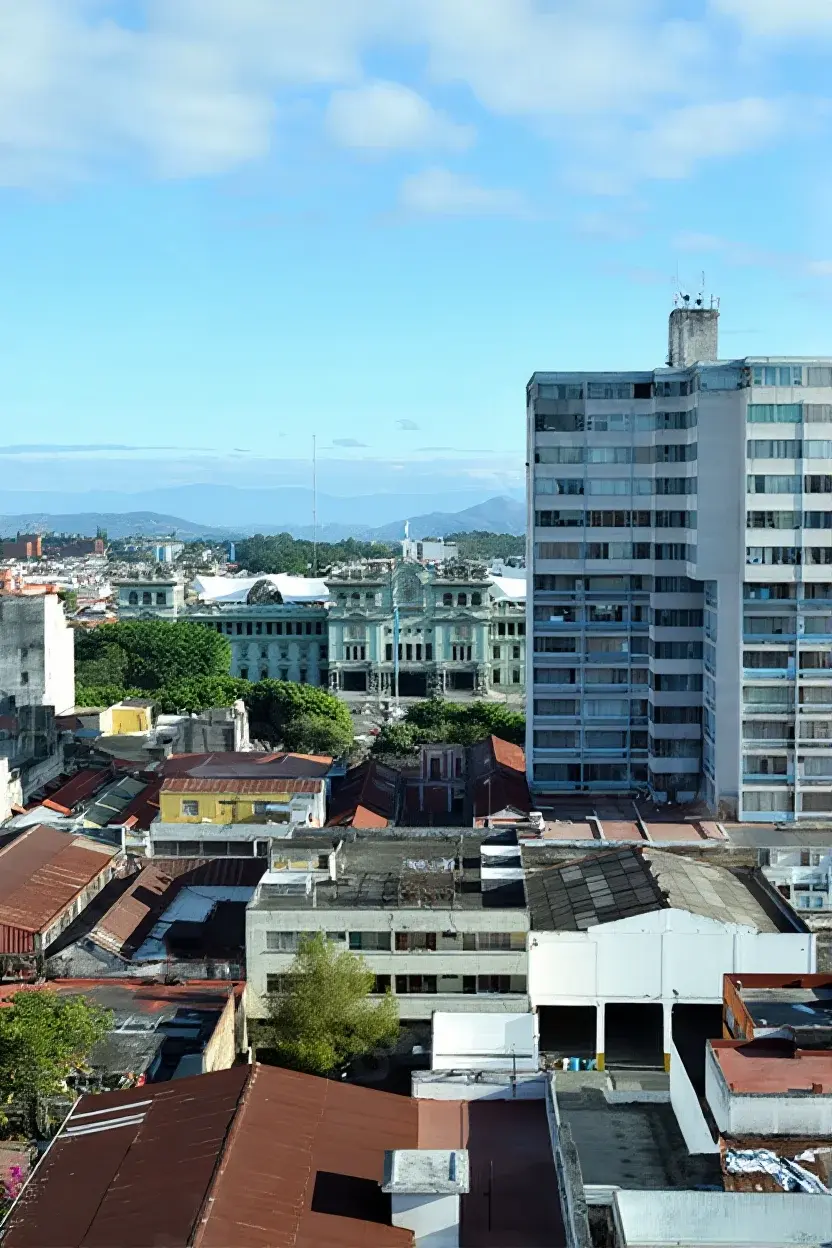 Retrato de un edificio de vivienda vertical moderno en un entorno urbano.